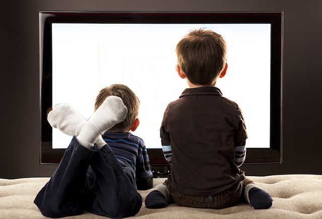 Bạn đã biết gì về cách khoá trẻ em trên tivi?
